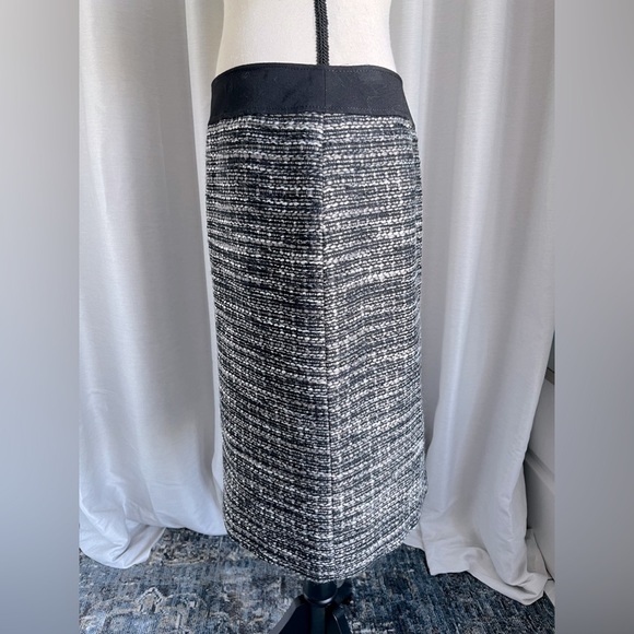 Tahari Tweed Skirt - Picture 2 of 5